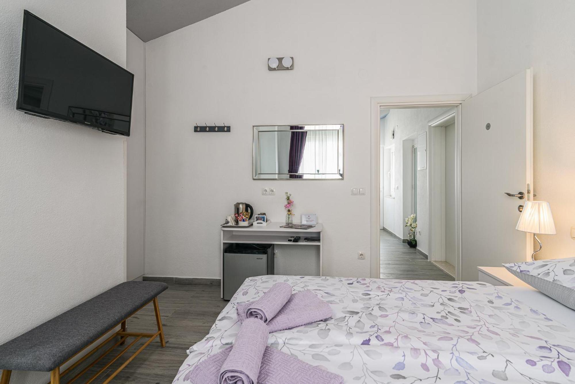 Rooms Anna Trogir Eksteriør bilde